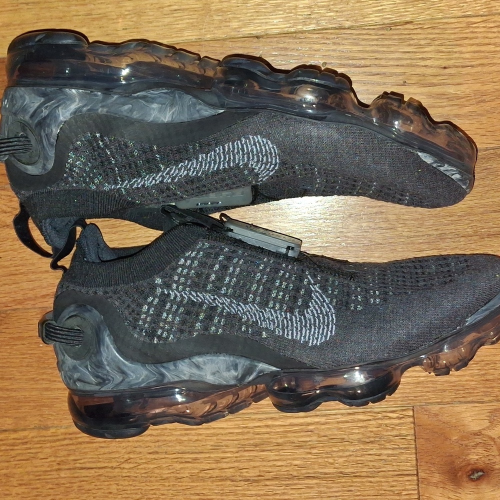Black Knit Sneakers NIKE VAPORMAX 2020 SIZE 8.5 - Picture 2 of 5